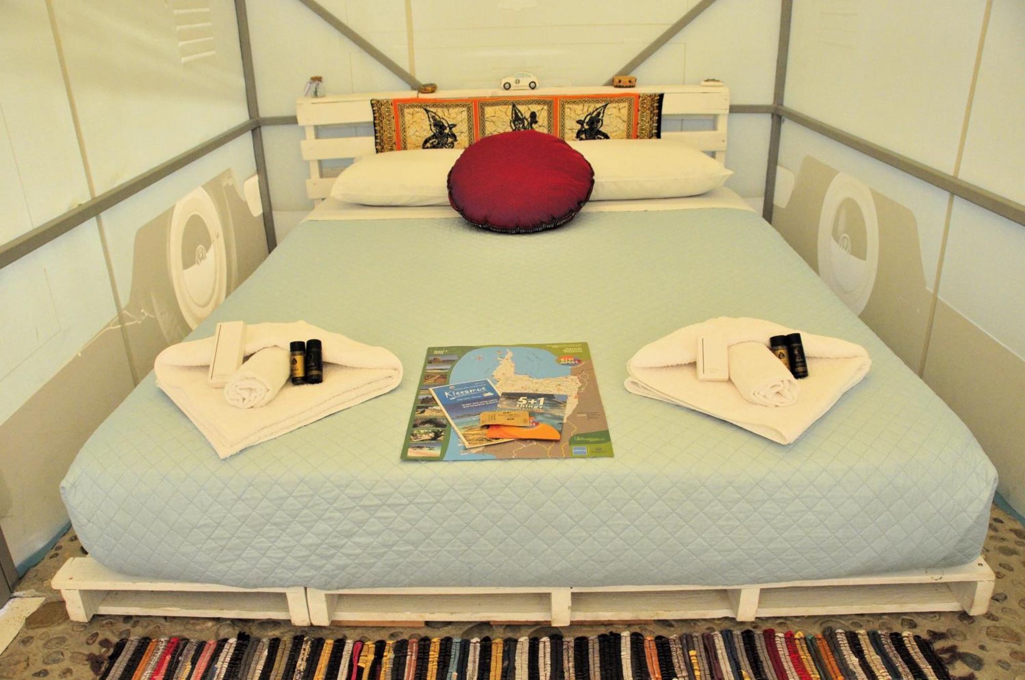 Cornelia Hippie Magic Bus Villa Kíssamos Екстериор снимка