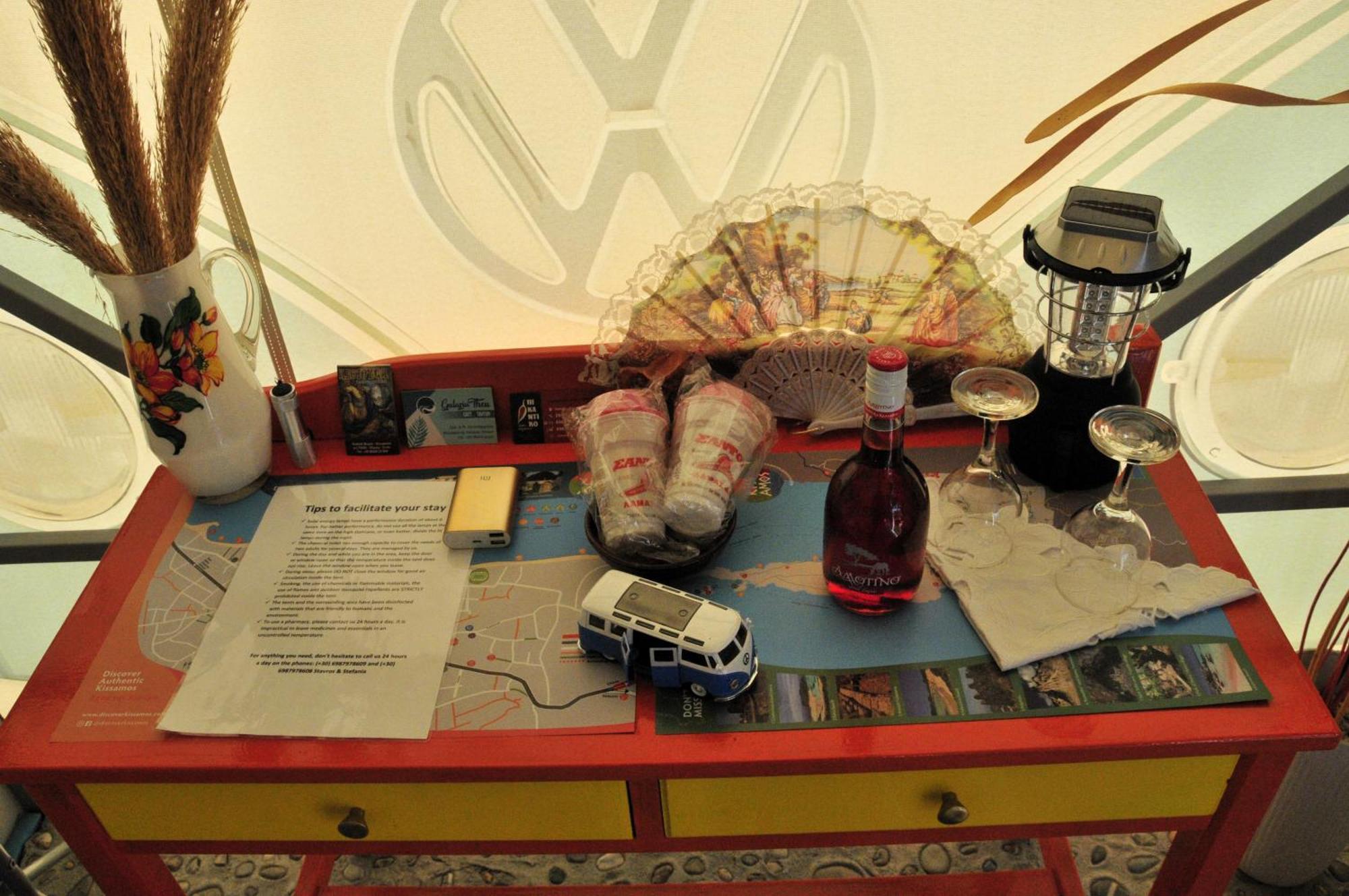 Cornelia Hippie Magic Bus Villa Kíssamos Екстериор снимка
