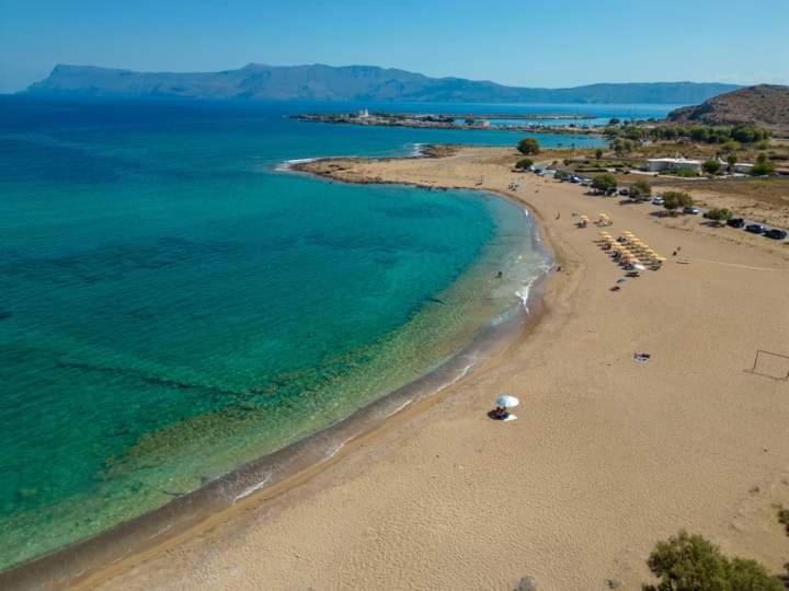 Cornelia Hippie Magic Bus Villa Kíssamos Екстериор снимка