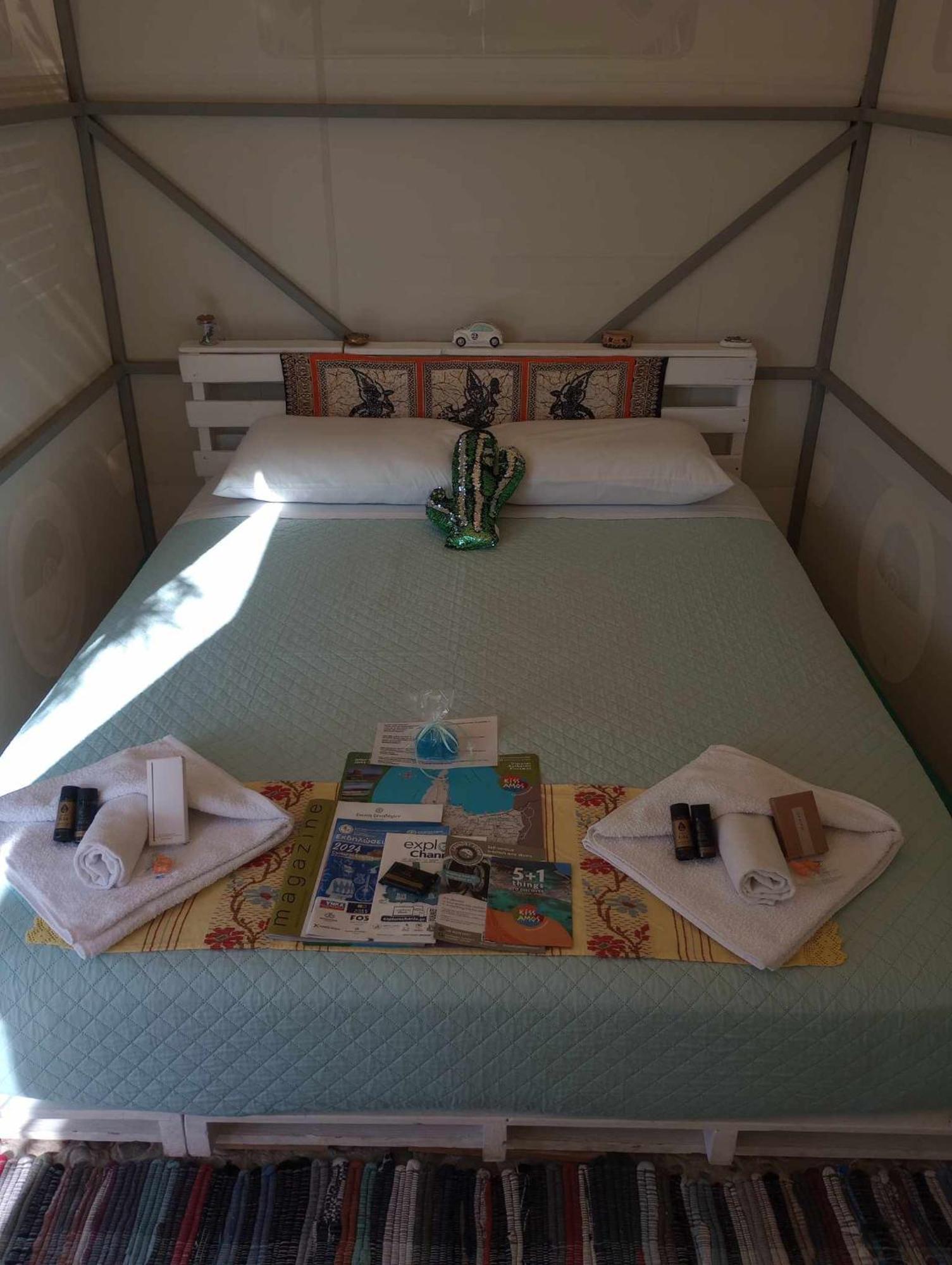 Cornelia Hippie Magic Bus Villa Kíssamos Екстериор снимка