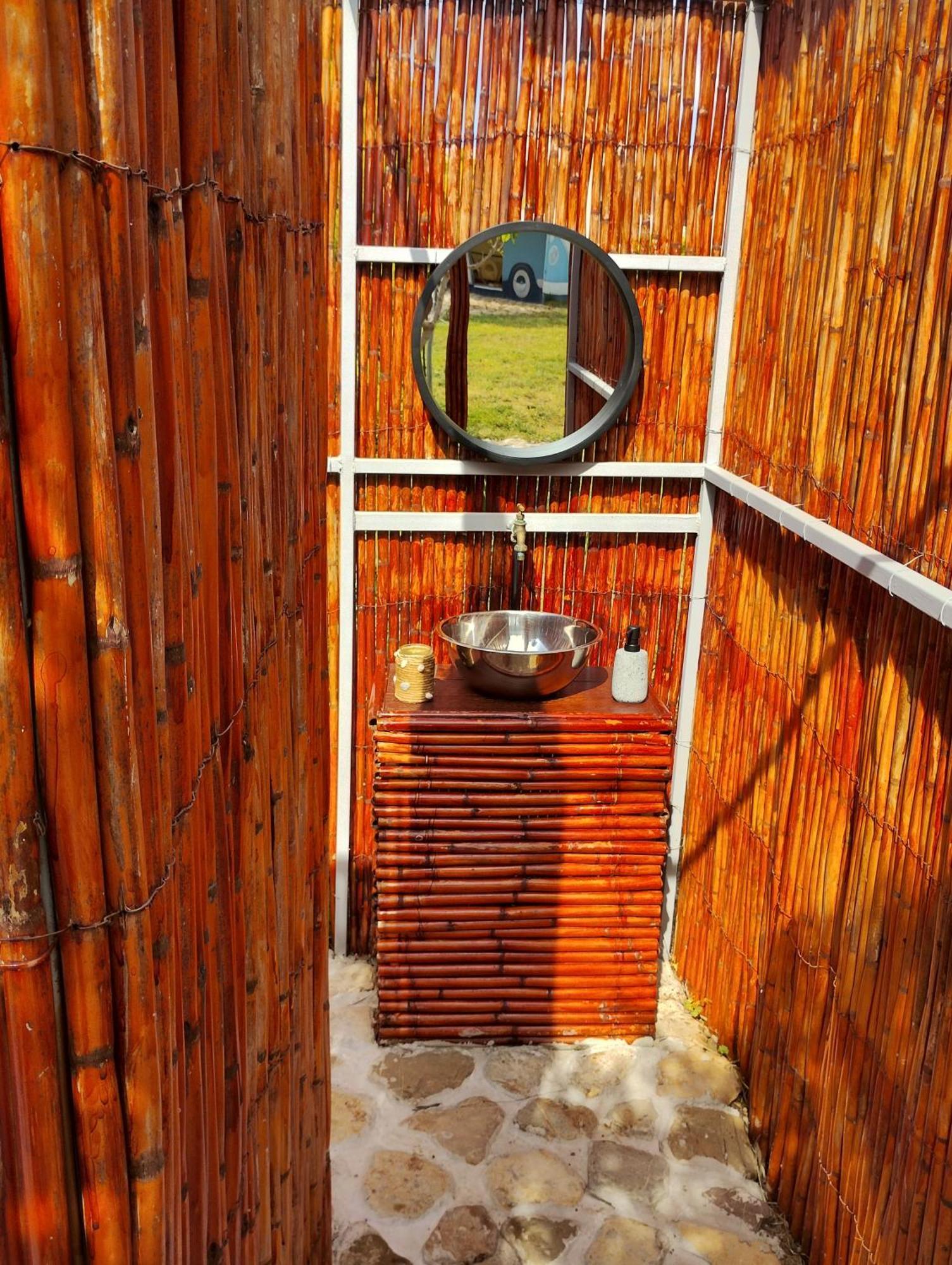 Cornelia Hippie Magic Bus Villa Kíssamos Екстериор снимка